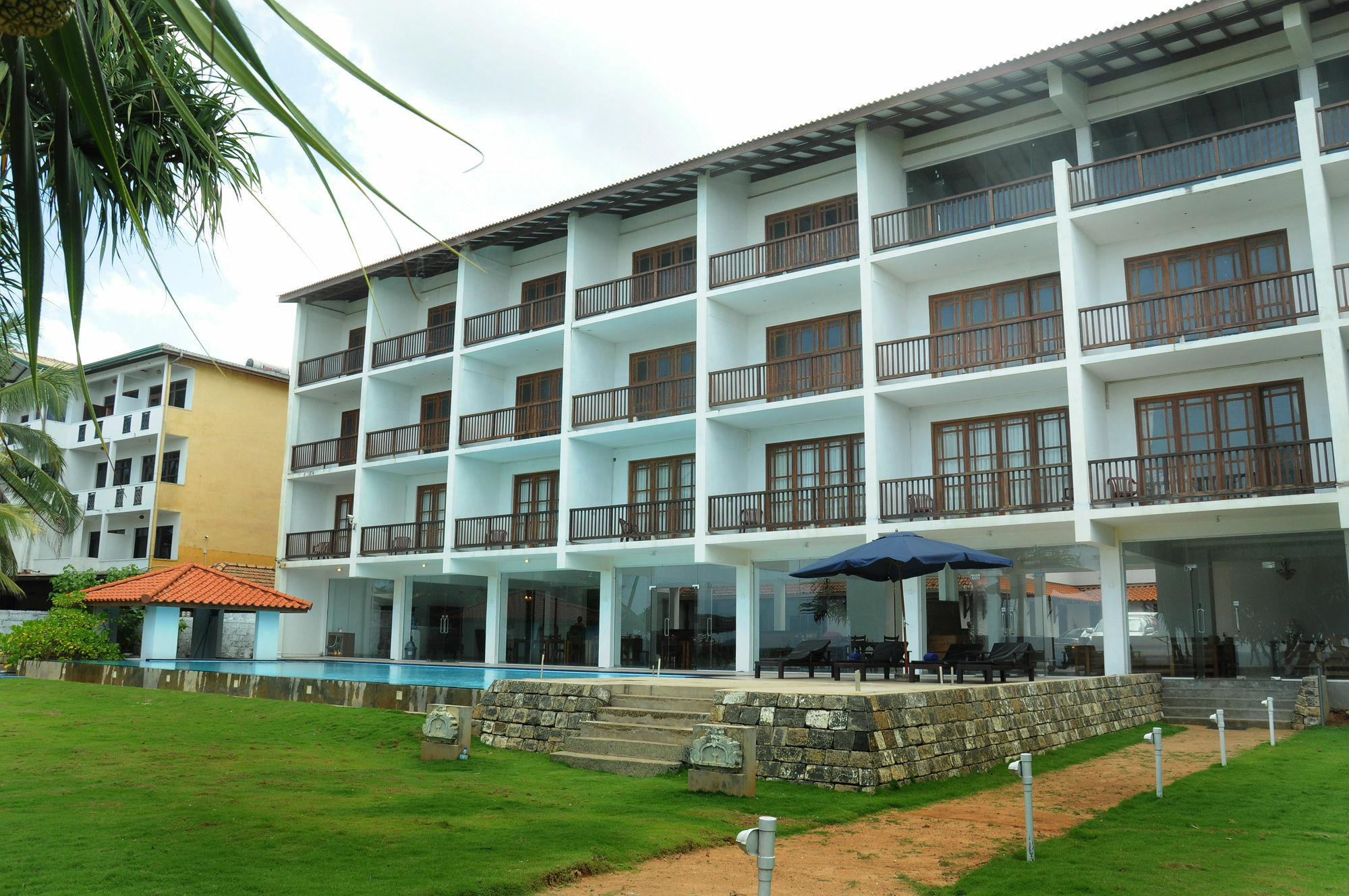 Serendib Beach Hotel Bentota Exterior photo